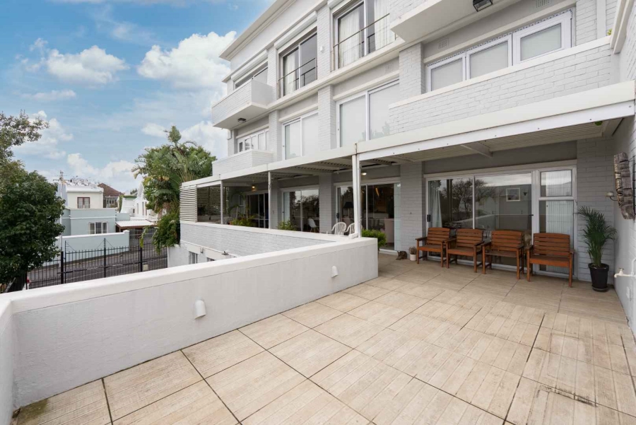 2 Bedroom Property for Sale in Oranjezicht Western Cape